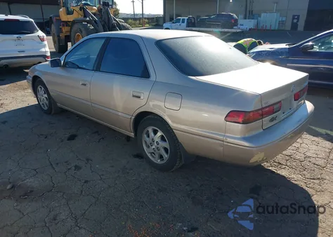 1998 Toyota Camry Xle V6 z USA, uszkodzony, nr VIN JT2BF28K9W0127355